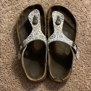 Papil size 6 sandals (Birkenstocks brand)